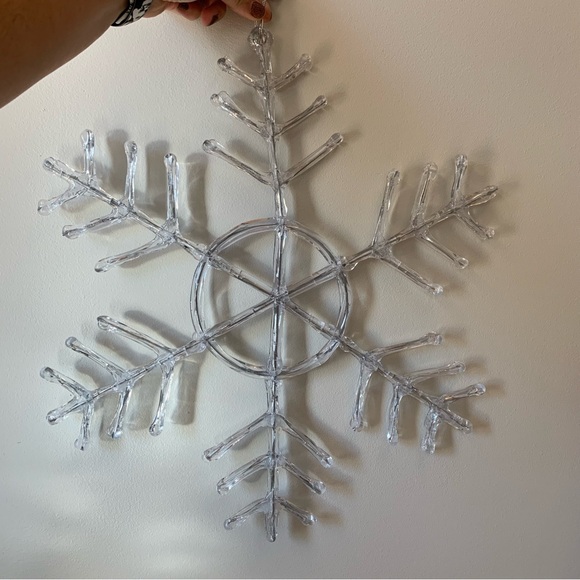 Bundle of 6 LARGE hanging decorative snowflakes - Picture 8 of 12